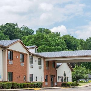 Super 8 By Wyndham Coshocton Roscoe Village